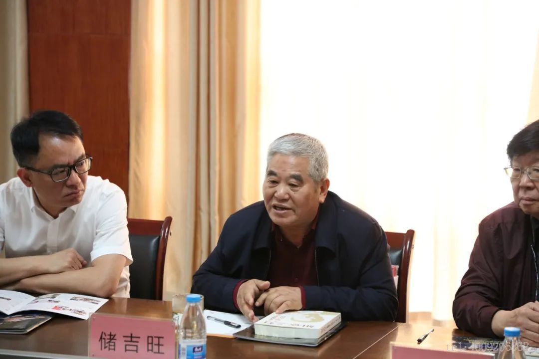 第十二屆“儲吉旺文學(xué)獎”盛大啟幕,文壇名家走進(jìn)如意(圖5) 第十二屆“儲吉旺文學(xué)獎”盛大啟幕,文壇名家走進(jìn)如意(圖5)