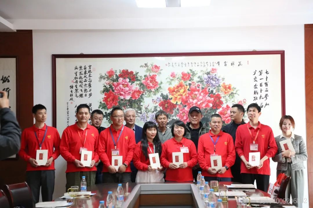 第十二屆“儲吉旺文學(xué)獎”盛大啟幕,文壇名家走進(jìn)如意(圖6) 第十二屆“儲吉旺文學(xué)獎”盛大啟幕,文壇名家走進(jìn)如意(圖6)